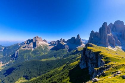 Górskie szlaki w Tatrach z widokiem na szczyty