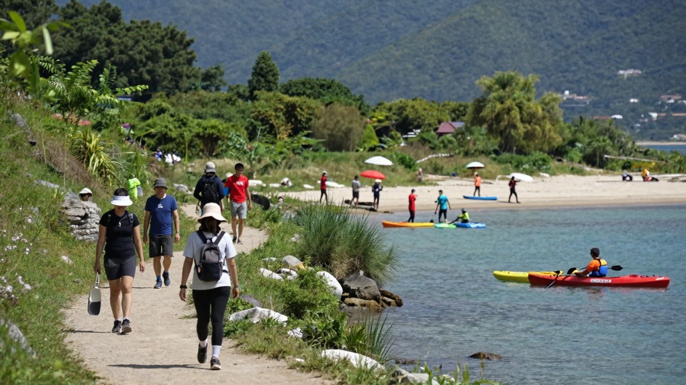 Ludzie cieszący się aktywnościami na świeżym powietrzu w malowniczym otoczeniu.