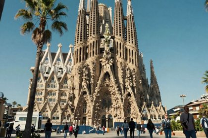 Słoneczna Barcelona: architektura, plaża, kultura, jedzenie, ludzie