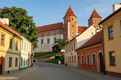 Zamek Królewski na Wawelu w Krakowie, Polska, złota godzina.